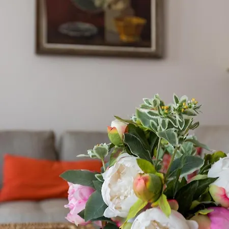 Apartment Veeve - Muted Beauty In Batignolles Paris