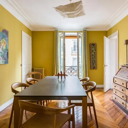 Apartment Veeve - Muted Beauty In Batignolles Paris
